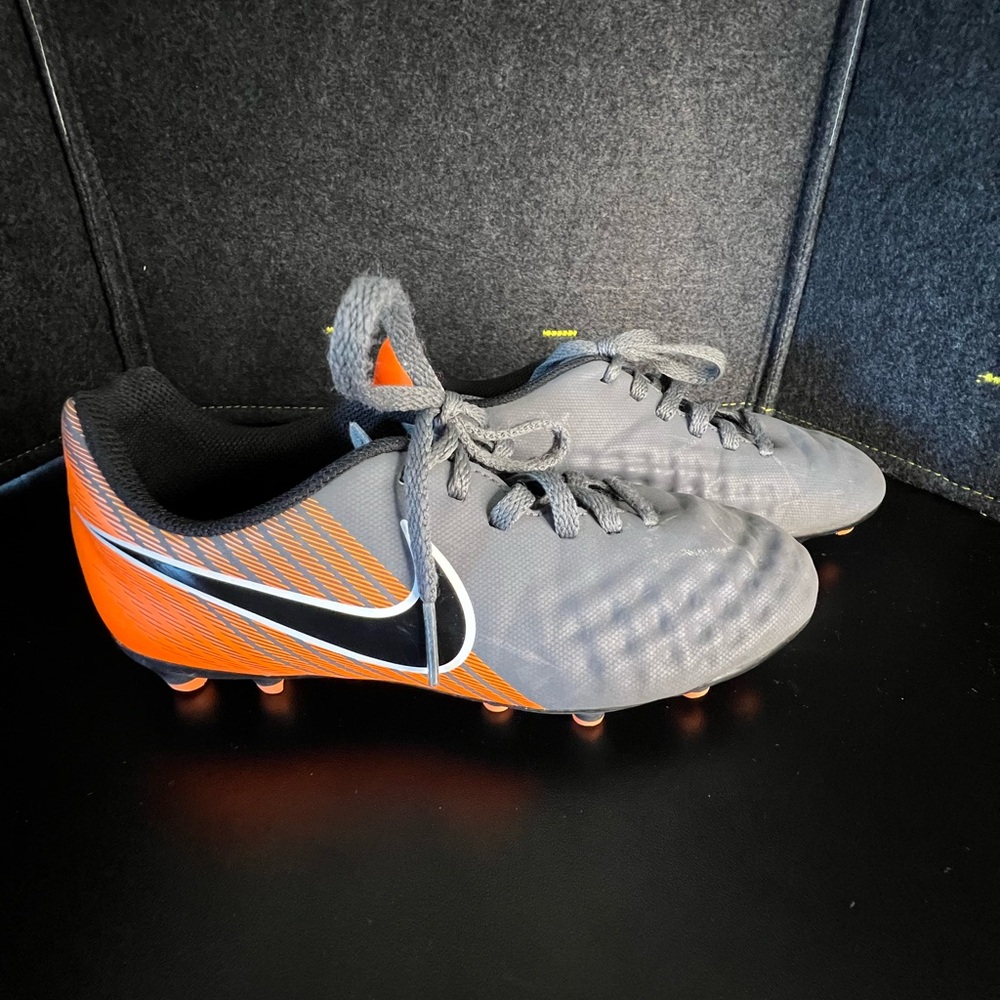 Nike Jr Magista Black/Grey/Orange/White Molded Soccer Cleats 1Y‎ EUC - Picture 2 of 8